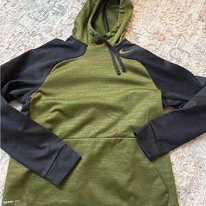 Nike Men's Green and Black Therma-Fit Sweatshirt